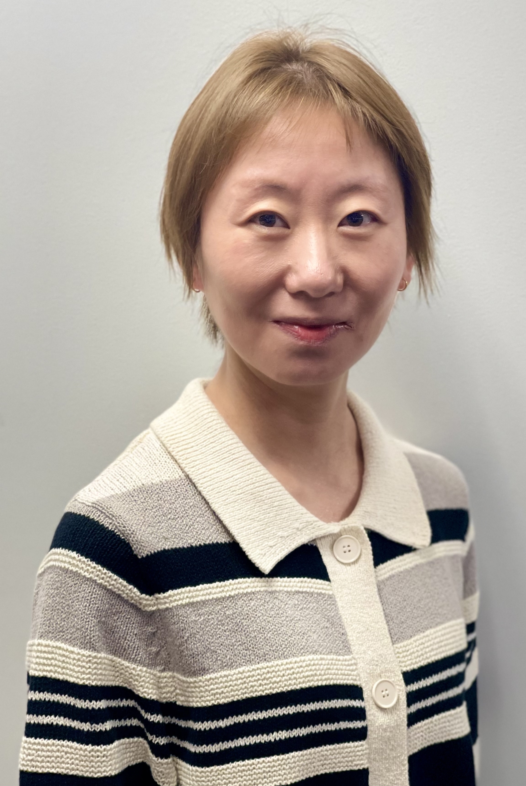 <strong><code>Dr Tracy (Xiaoying) Gao</code></strong><br />
Research Analyst<br />
BA<br />
MA (Education)<br />
PhD (Education)</p>
<p>